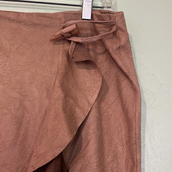 Suede skirt, size medium - Picture 2 of 5